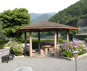 東屋（休憩所）